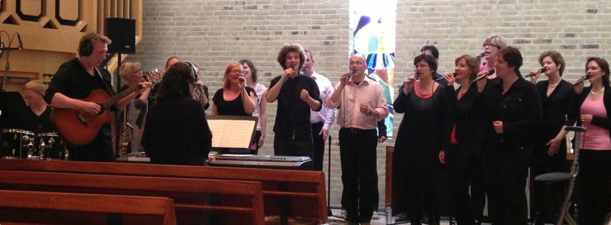 Gospelkoor Jizrahja uit Groningen in de Andreaskerk in Apeldoorn